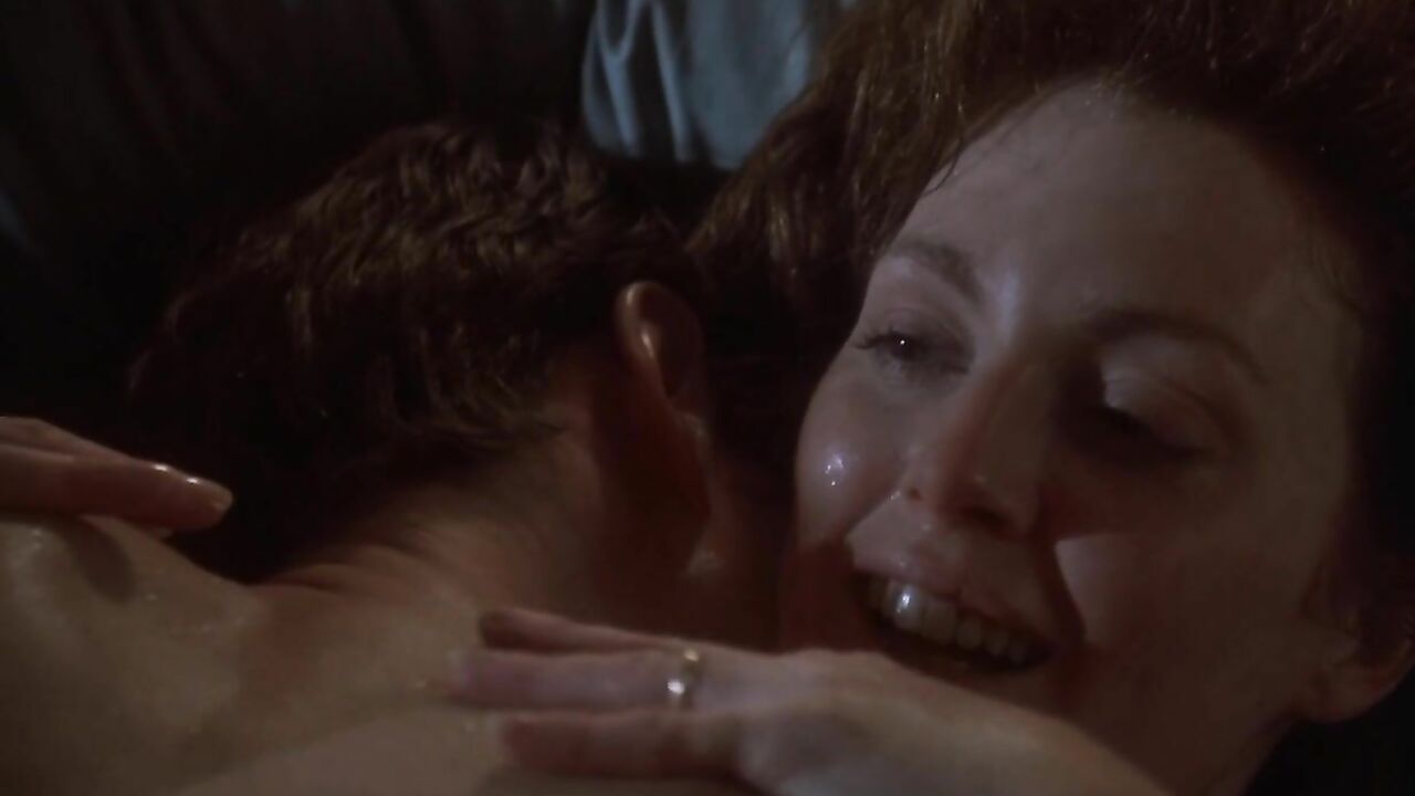 Julianne Moore nude, sex scene from Body of Evidence (1993)