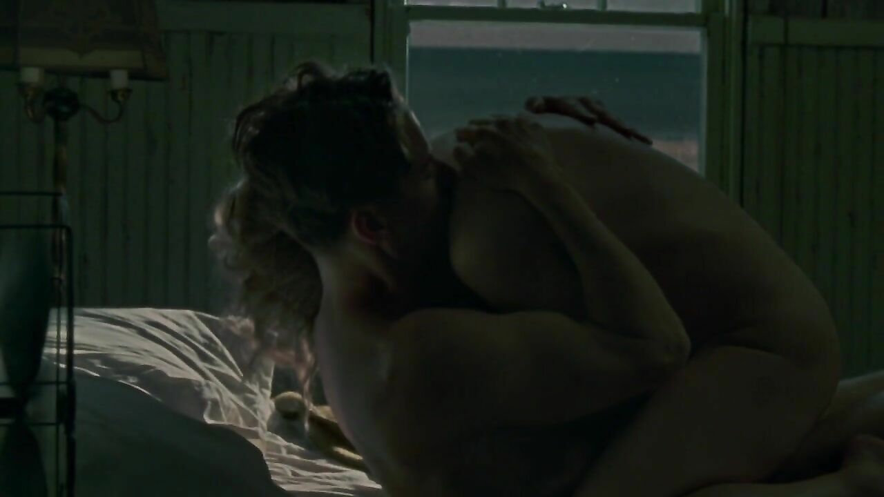 Kate Winslet nude, sex scene from Mildred Pierce (2011)