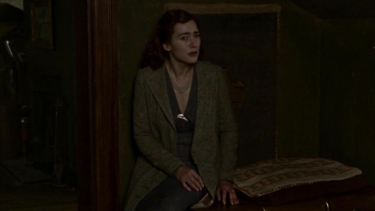 Evan Rachel Wood nackt, Szene aus Mildred Pierce (2011)