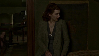 Evan Rachel Wood nago, scena z Mildred Pierce (2011)