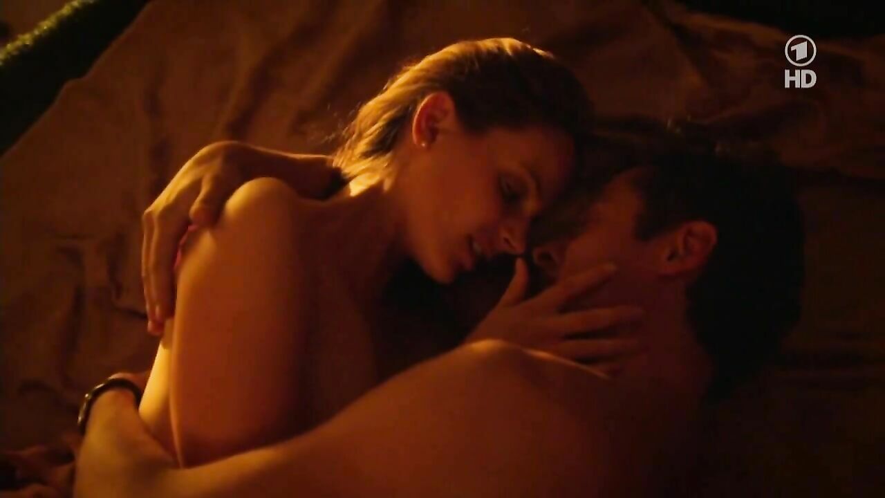 Marie Zielcke sexy, sex scene from Meine Mutter, meine Manner (2014)