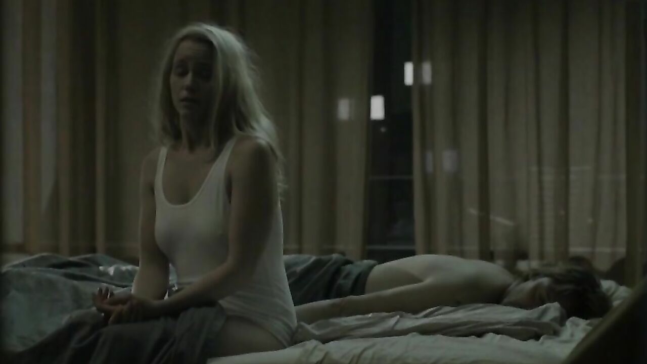 Sofia Helin nackt, Sexszene aus Broen s03e04 (2015)