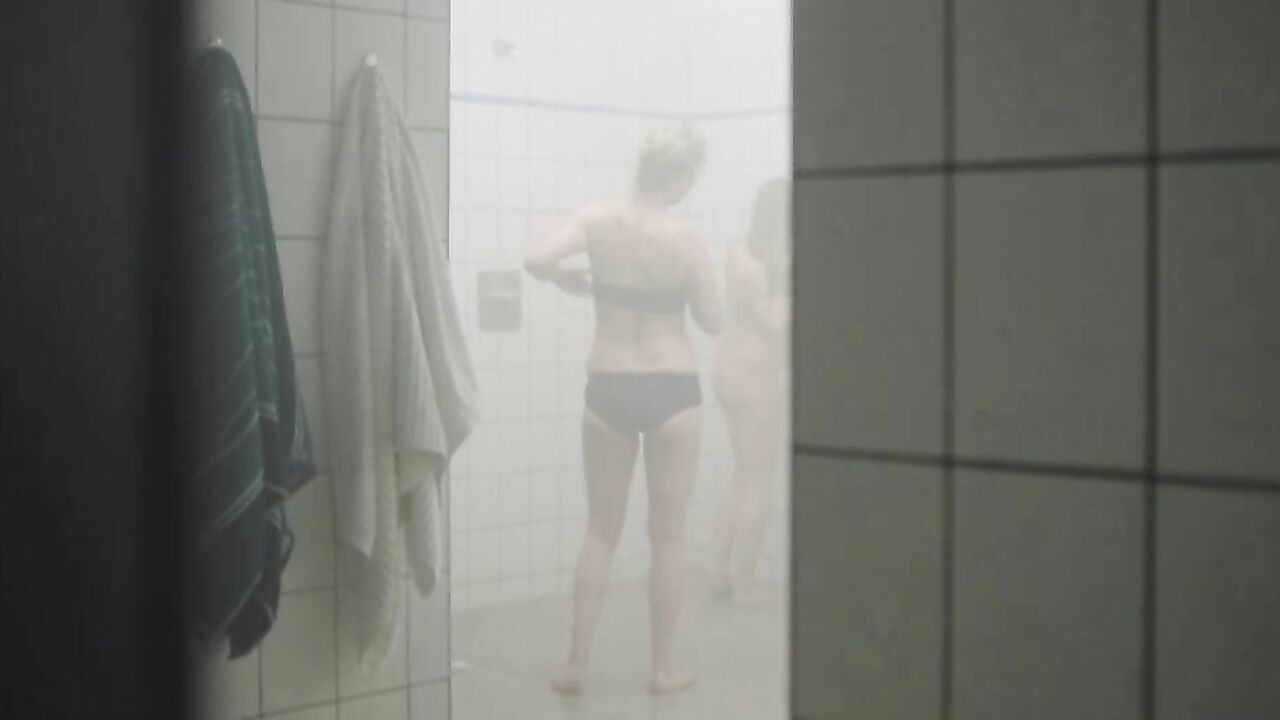 Julia Jentsch nude, Sex scene from 24 Wochen (2016)