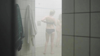 Julia Jentsch nude, Sex scene from 24 Wochen (2016)